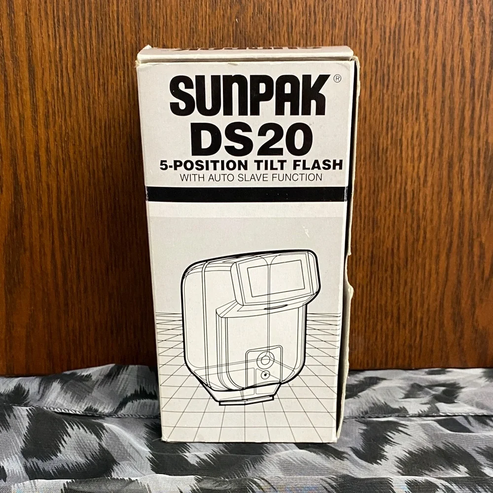 DS20 5-Position Tilt Flash - Black
